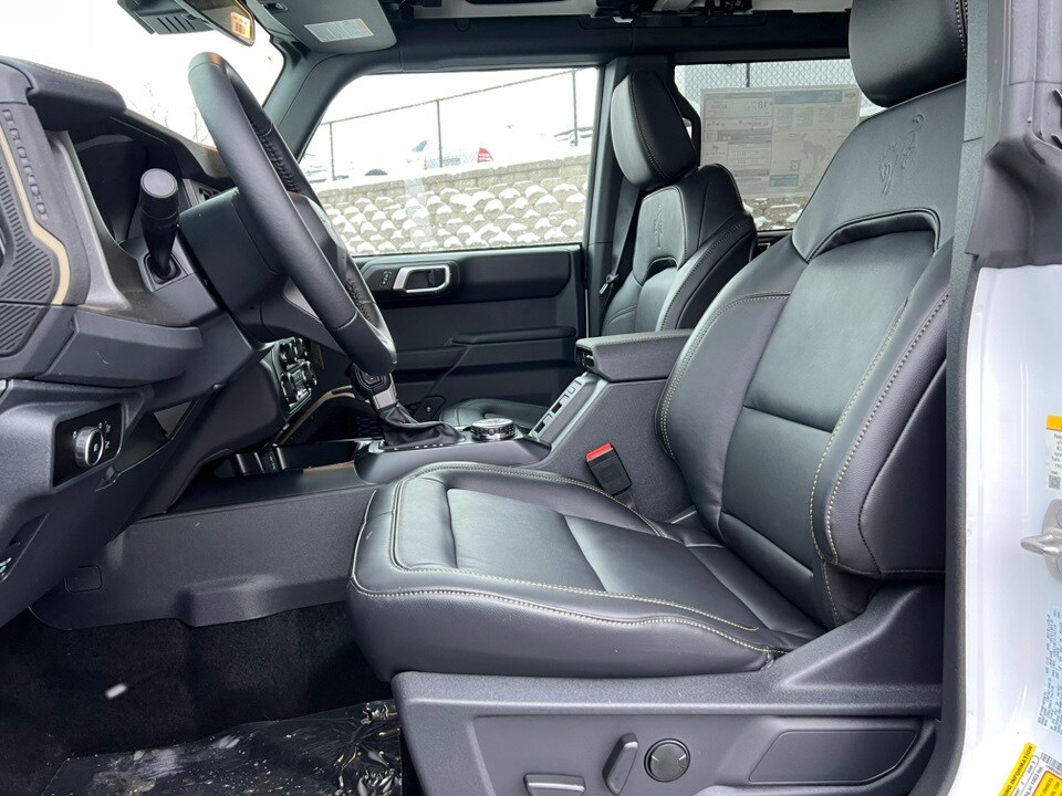 2025 Ford Bronco Badlands photo 3