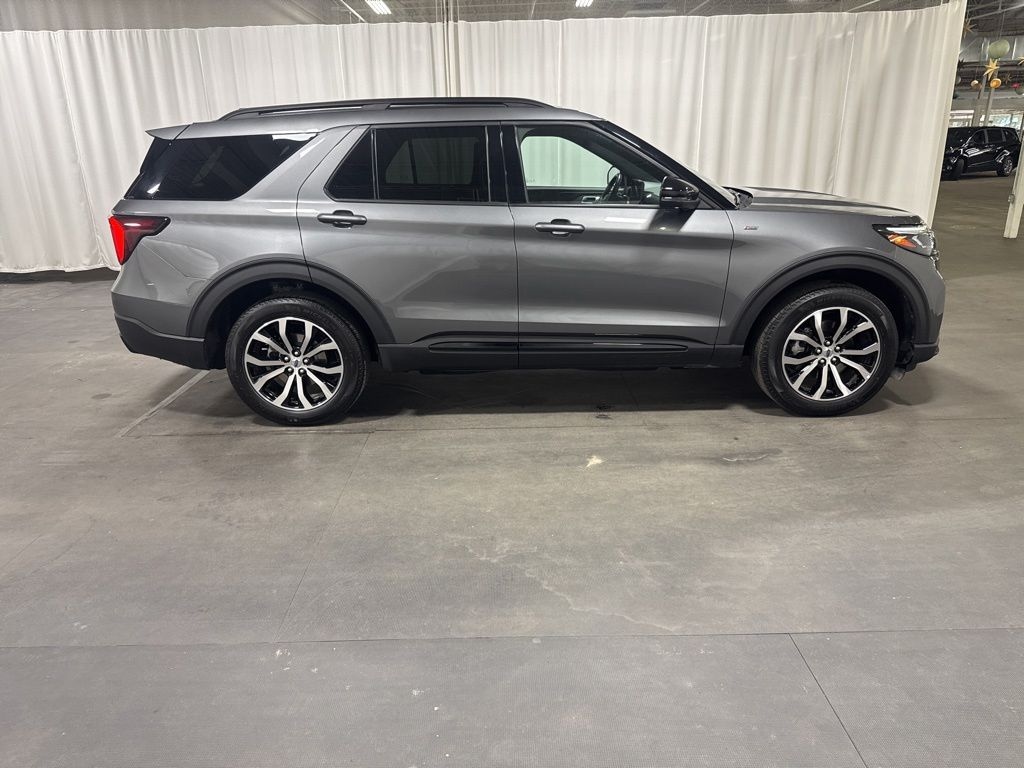 Used 2025 Ford Explorer ST-Line SUV