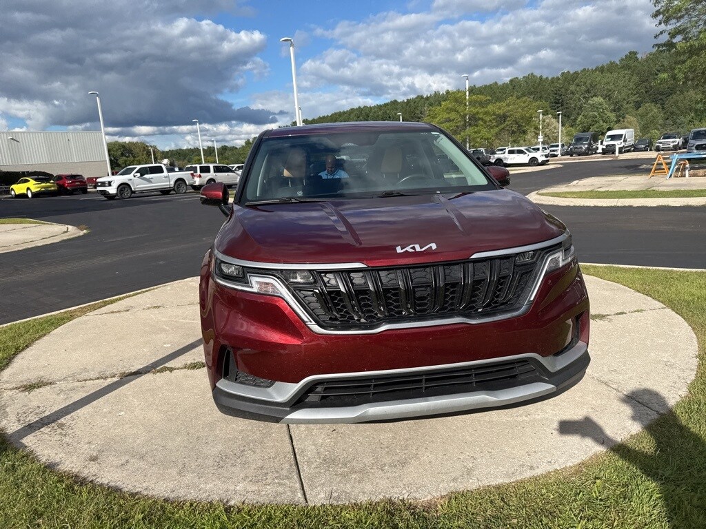 2024 Kia Carnival LX photo 2