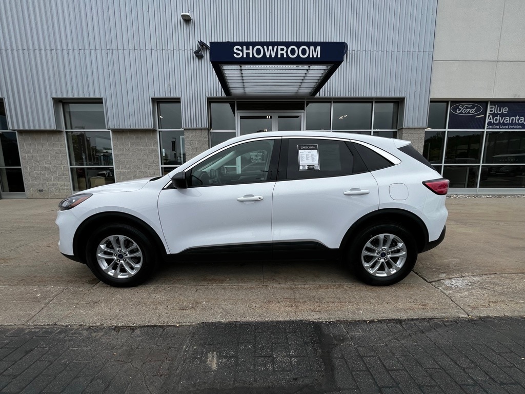 Used 2022 Ford Escape SE with VIN 1FMCU9G60NUB22322 for sale in Traverse City, MI