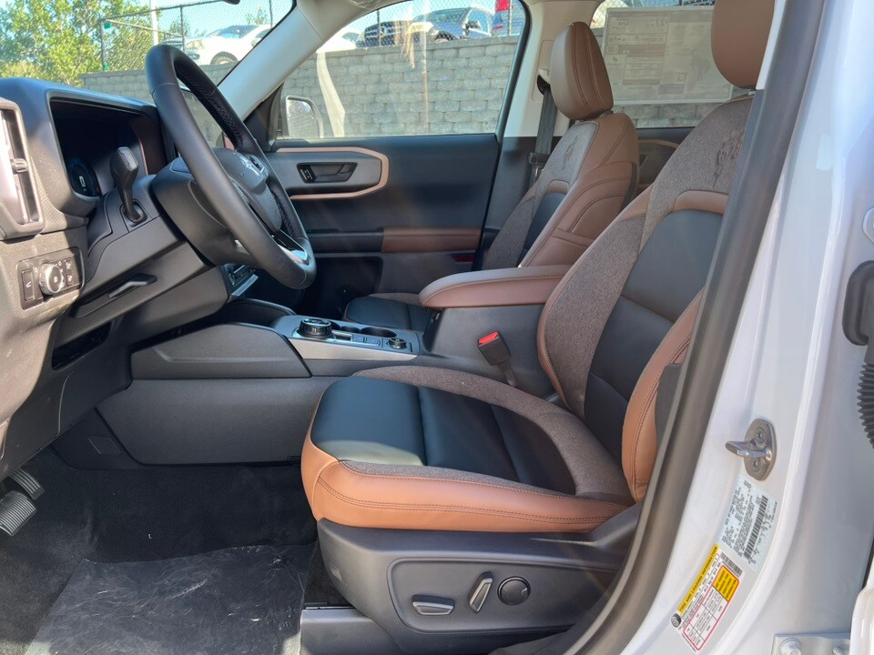 2025 Ford Bronco Sport Outer Banks photo 3