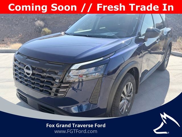 2025 Nissan Pathfinder SV 4WD's photo