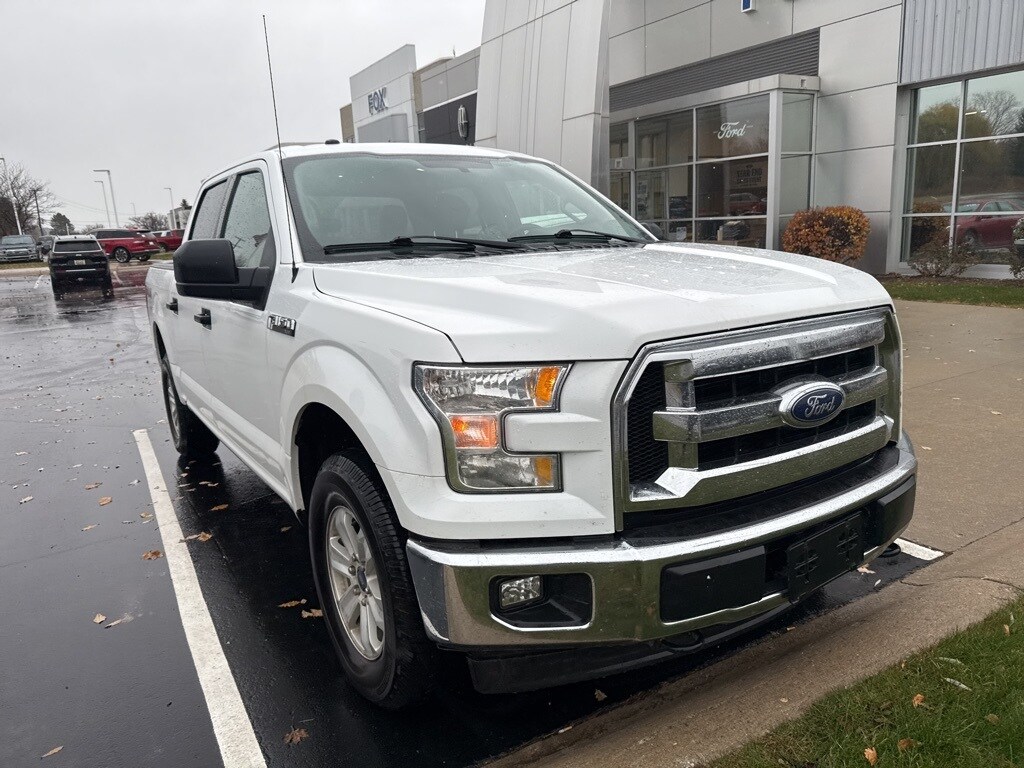 2017 Ford F-150 XLT photo 2