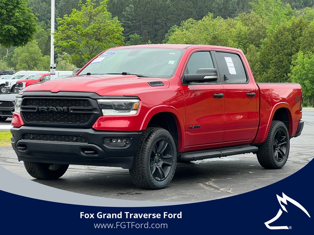 2022 RAM 1500 Big Horn/Lone Star 4x4 Crew Cab 5'7's photo