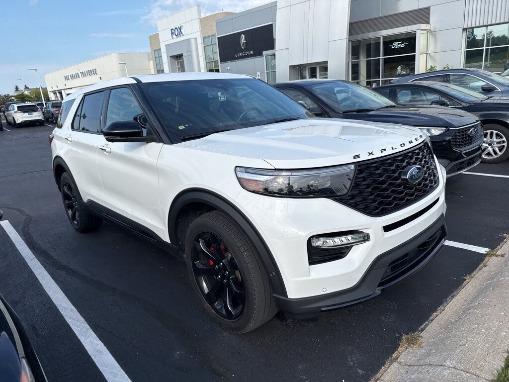 2022 Ford Explorer ST photo 4