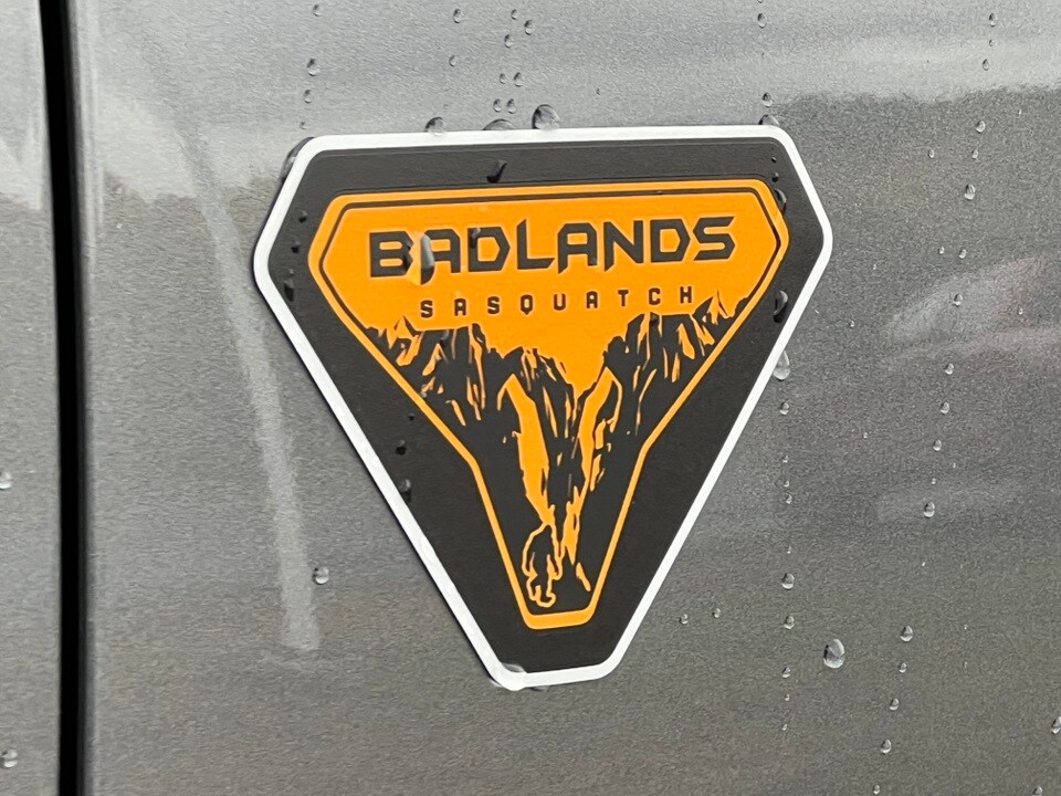 2025 Ford Bronco Badlands photo 2