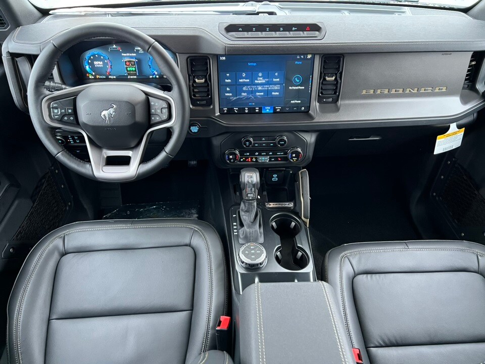 2025 Ford Bronco Badlands photo 2