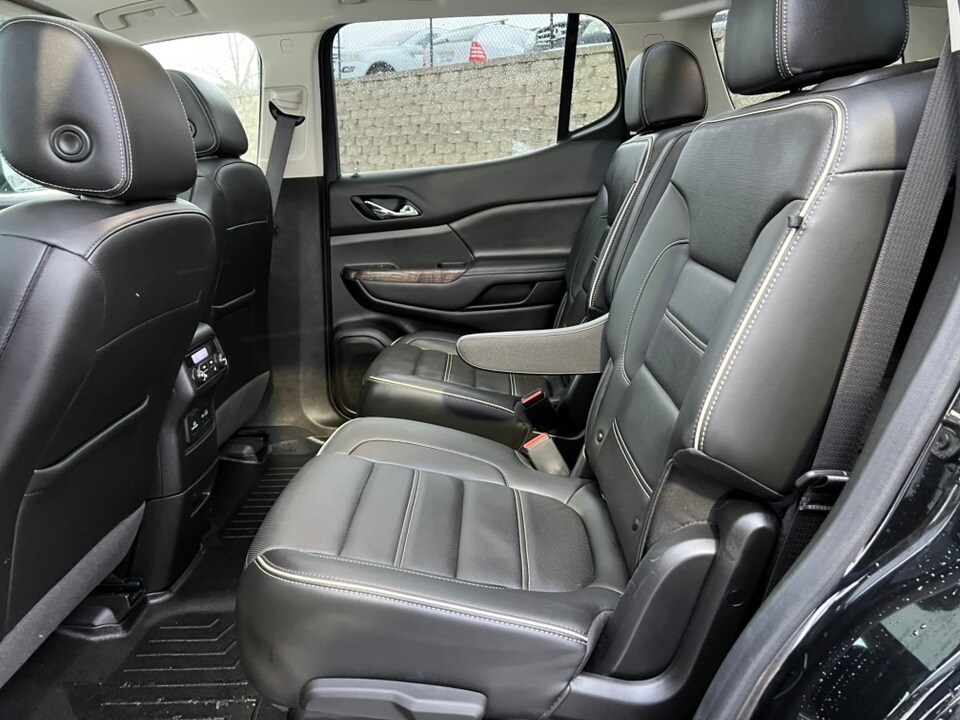 2023 Gmc Acadia Denali photo 2