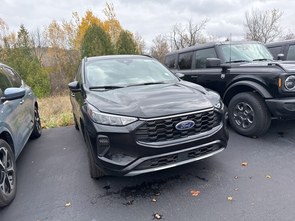 2023 Ford Escape ST-Line photo 3