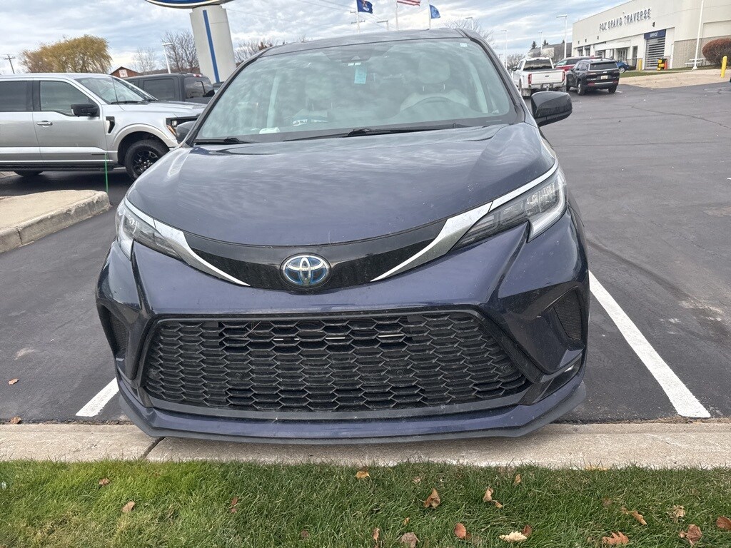 Certified 2021 Toyota Sienna XSE Van