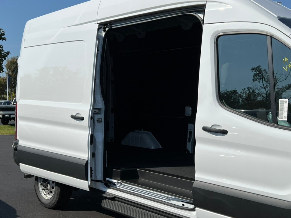 2025 Ford Transit photo 2
