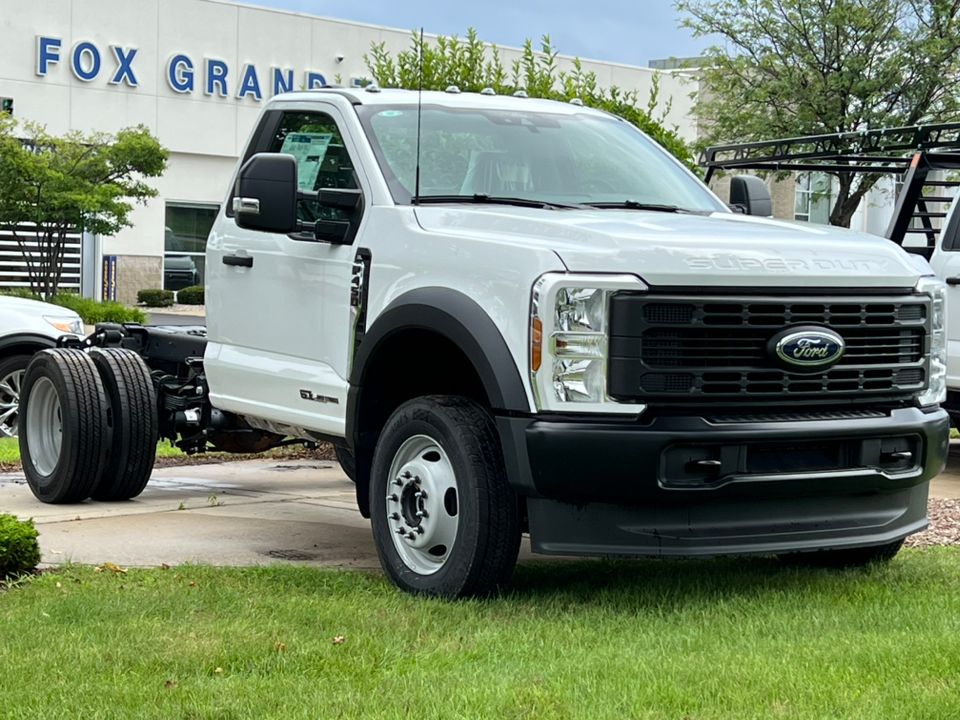 2025 Ford F-450 Super Duty Chassis Cab XL - Photo 36