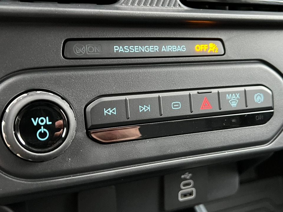 2025 Ford Maverick XLT - Photo 25