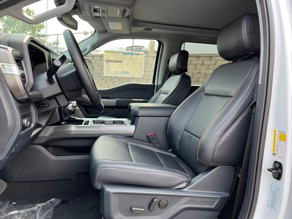 2025 Ford F-350 photo 4
