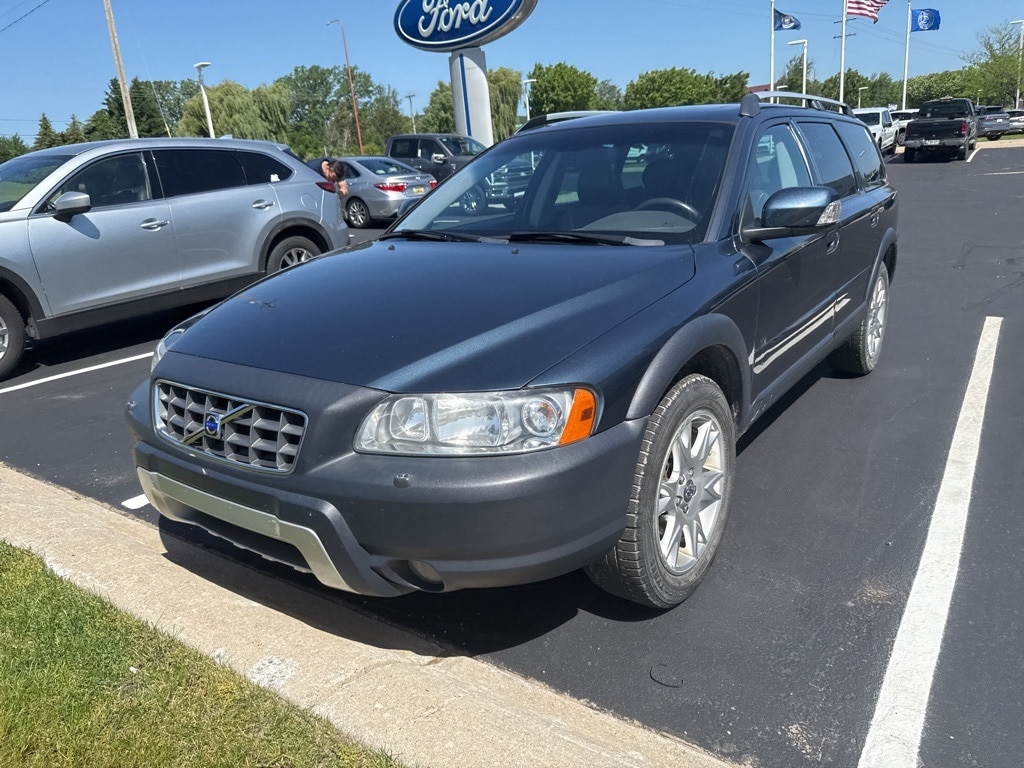 Used 2007 Volvo XC70 2.5T with VIN YV4SZ592471286811 for sale in Traverse City, MI