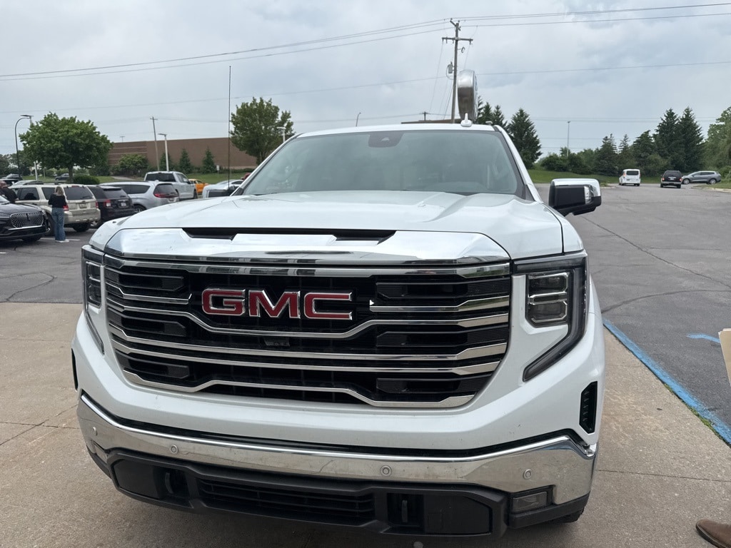Used 2024 GMC Sierra 1500 SLT with VIN 3GTUUDEL4RG200355 for sale in Traverse City, MI