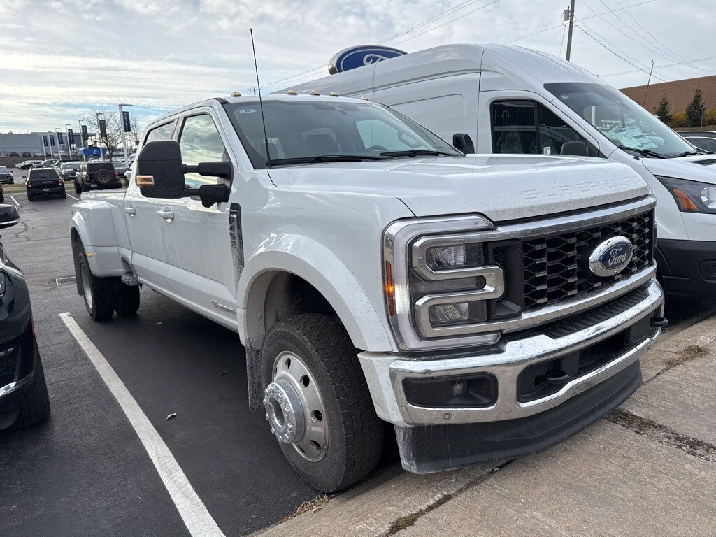 2024 Ford F-450 Lariat photo 4