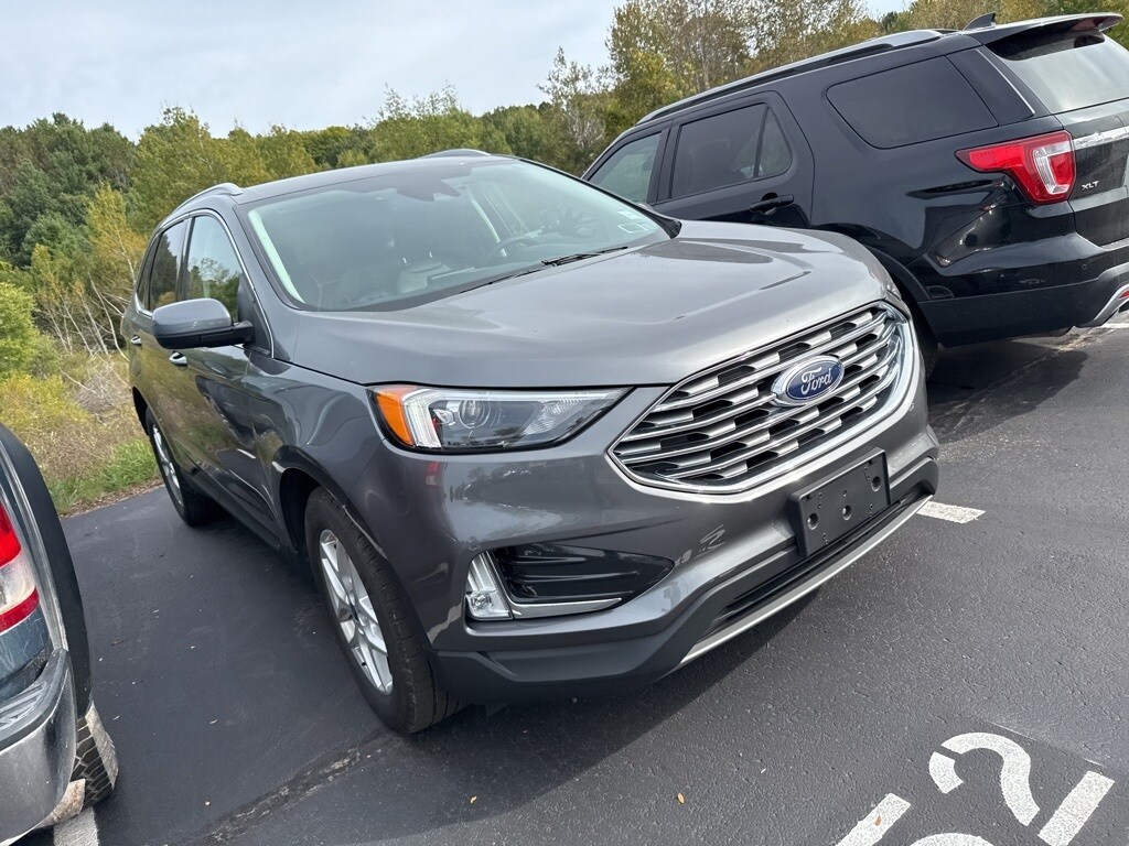 2022 Ford Edge SEL photo 3