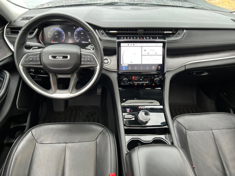 2022 Jeep Grand Cherokee Limited photo 2