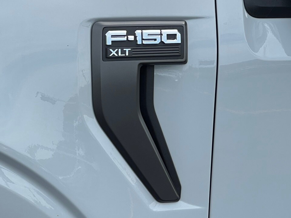 2023 Ford F-150 XLT photo 2