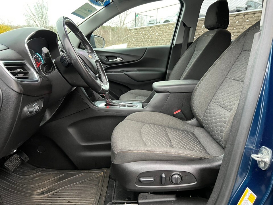 2019 Chevrolet Equinox LT photo 3