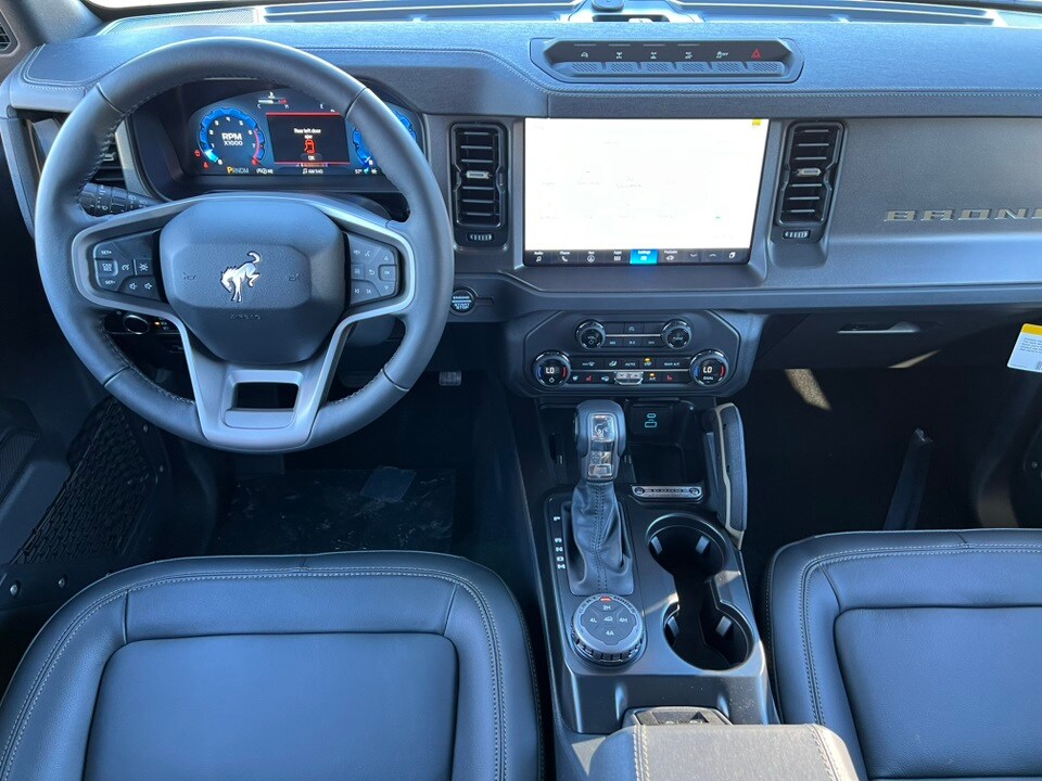 2025 Ford Bronco Badlands photo 2