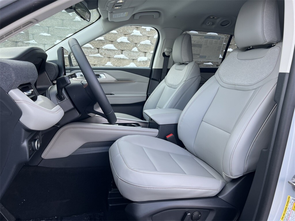 2026 Ford Explorer photo 2