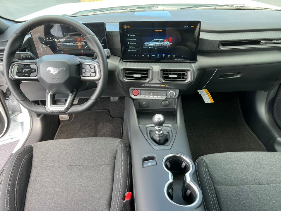 2025 Ford Mustang GT photo 3