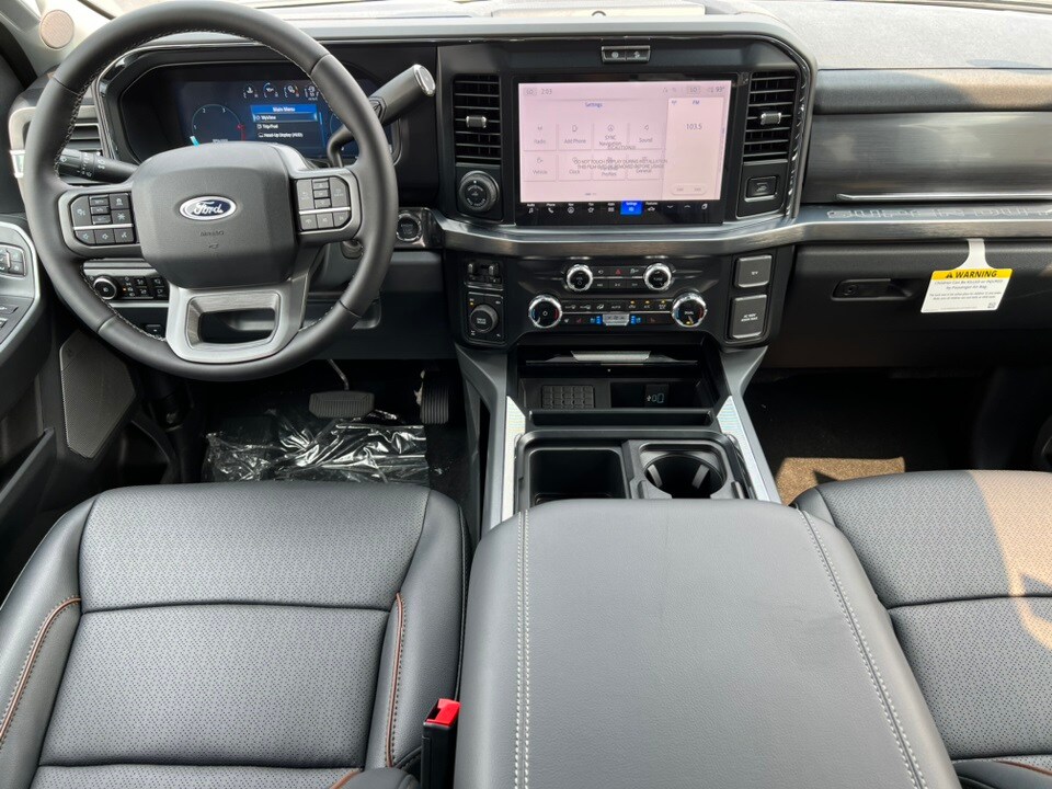 2025 Ford F-350 photo 3