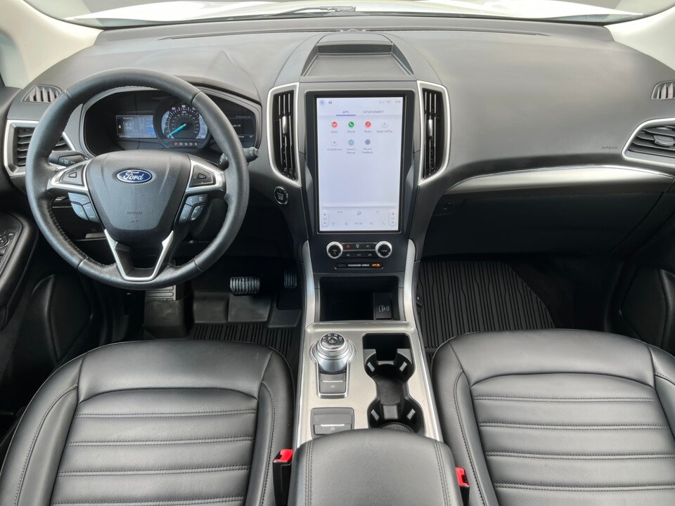 2022 Ford Edge SEL photo 3