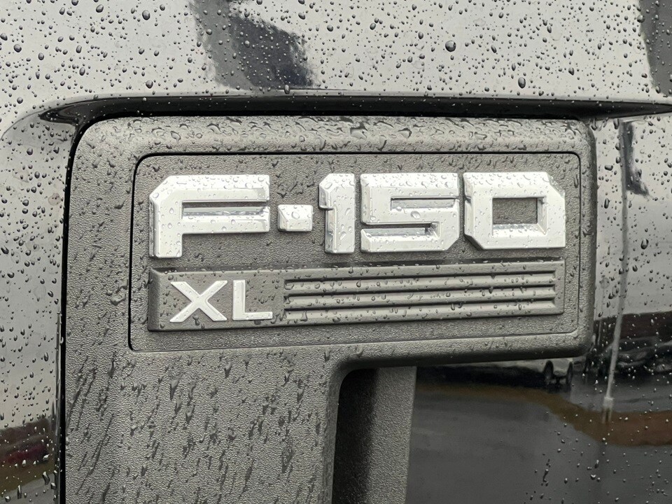 2021 Ford F-150 XL photo 2