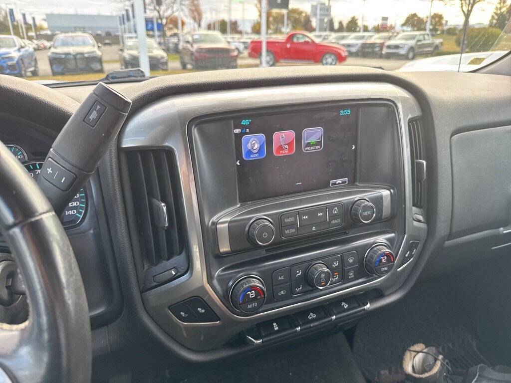 2017 Chevrolet Silverado 1500 LT photo 4
