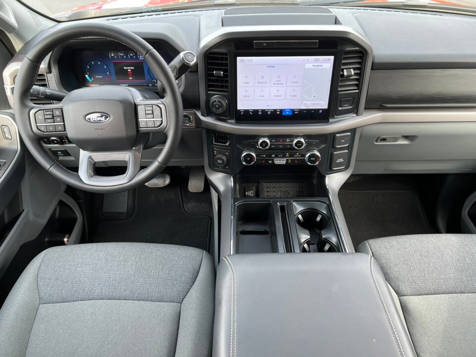 2025 Ford F-150 XLT photo 3
