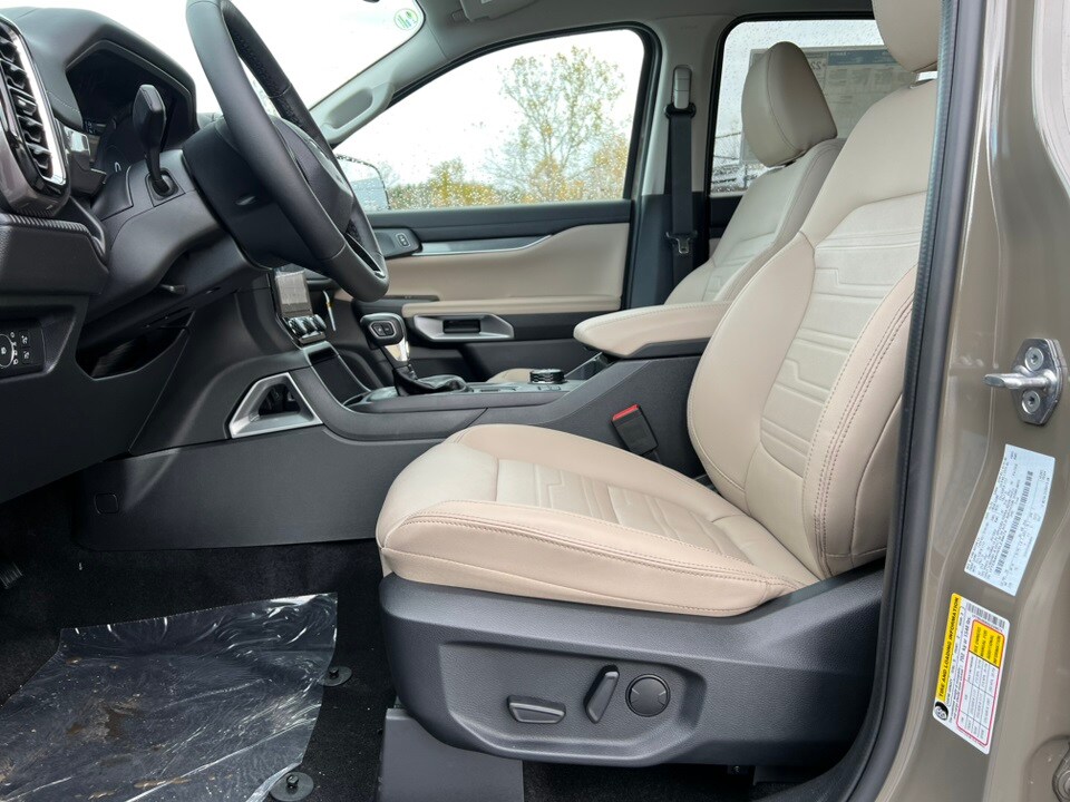 2025 Ford Ranger Lariat photo 3