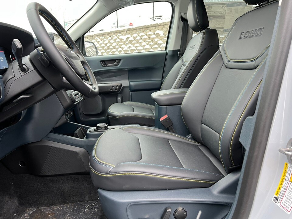 2026 Ford Maverick photo 3