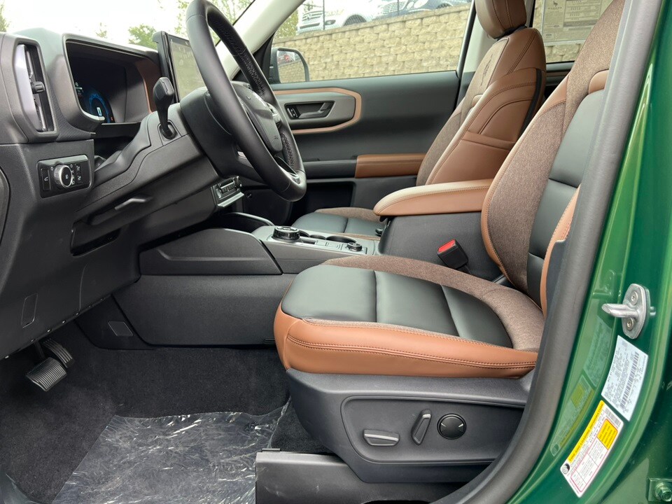 2025 Ford Bronco Sport Outer Banks photo 3