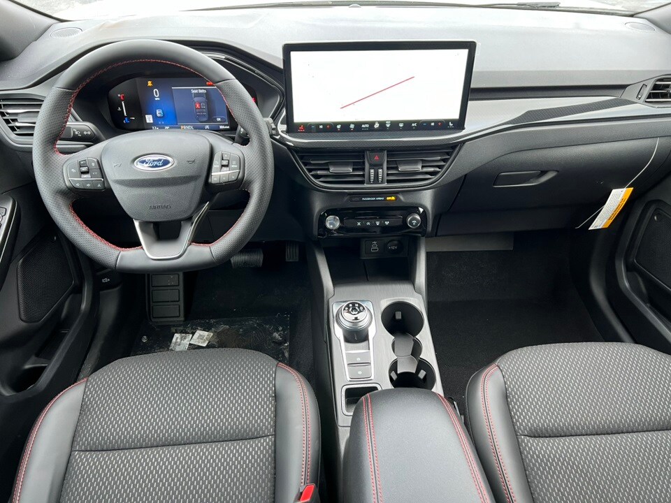 2026 Ford Escape ST-Line photo 2