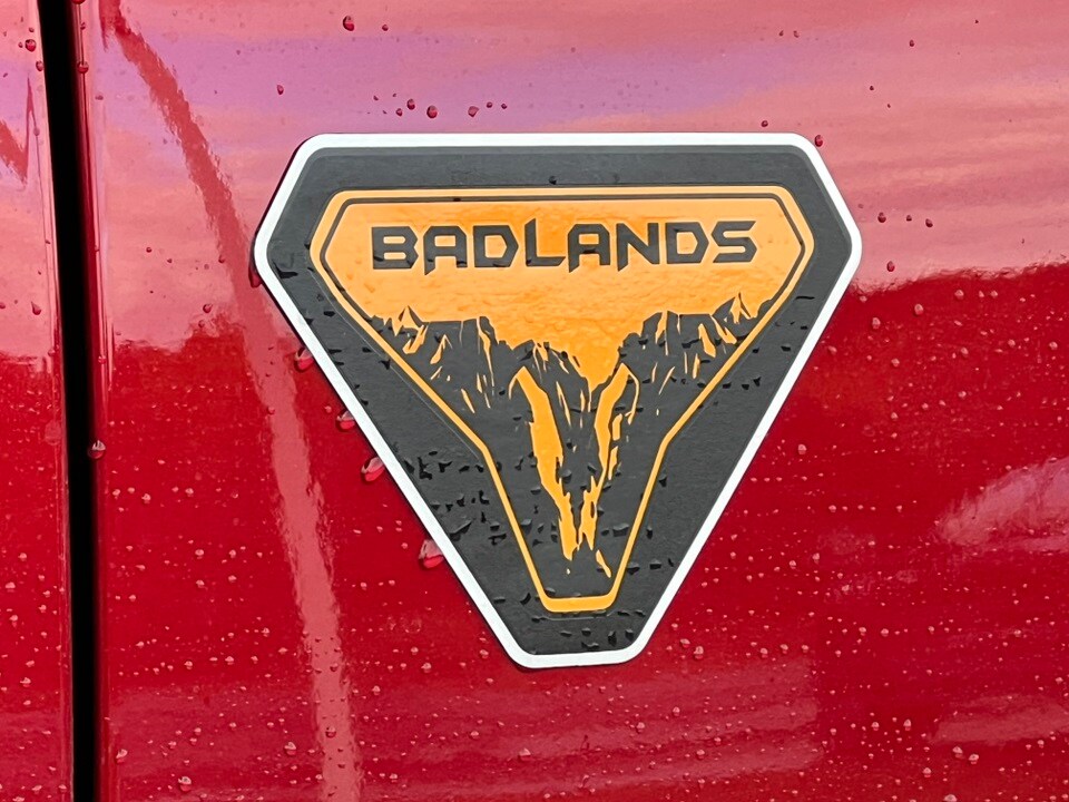 2025 Ford Bronco Badlands photo 2