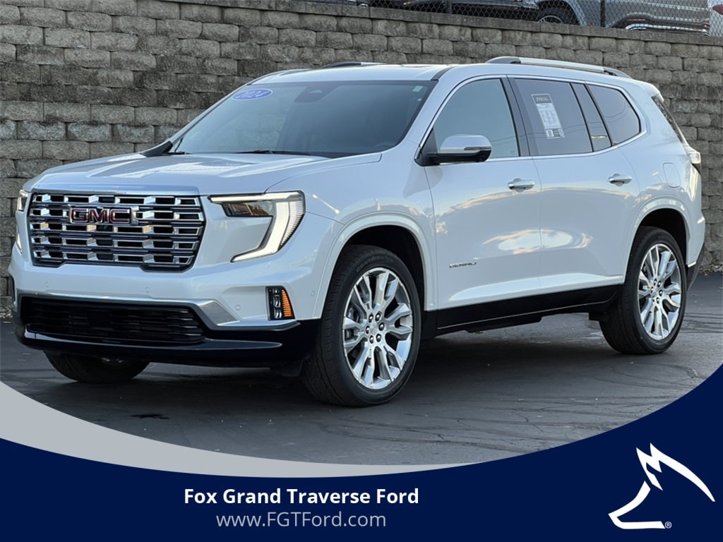 2024 GMC Acadia Denali's photo