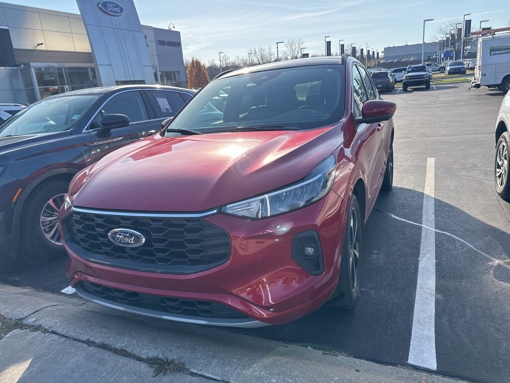 2023 Ford Escape ST-Line Select photo 2