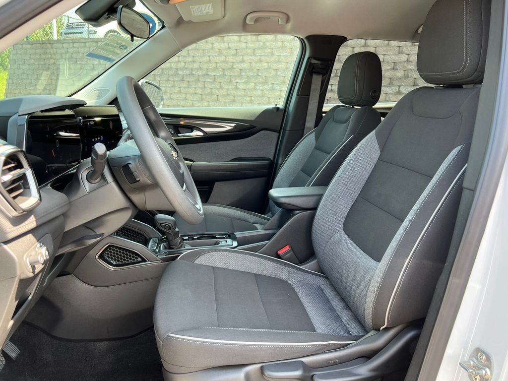 Used 2025 Chevrolet Trailblazer LT SUV