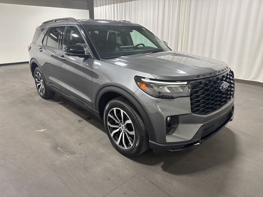 Used 2025 Ford Explorer ST-Line SUV