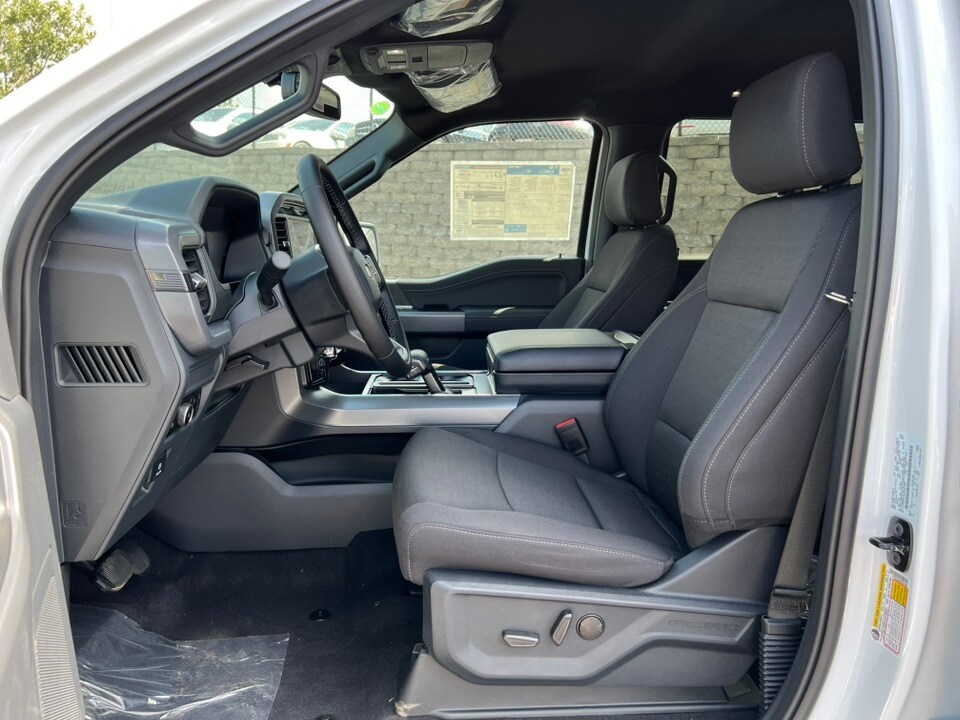 2025 Ford F-150 XLT photo 4