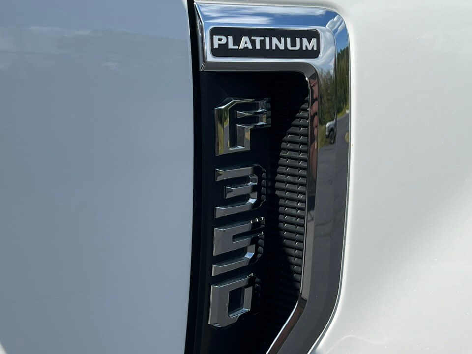 2022 Ford F-350 Platinum photo 2