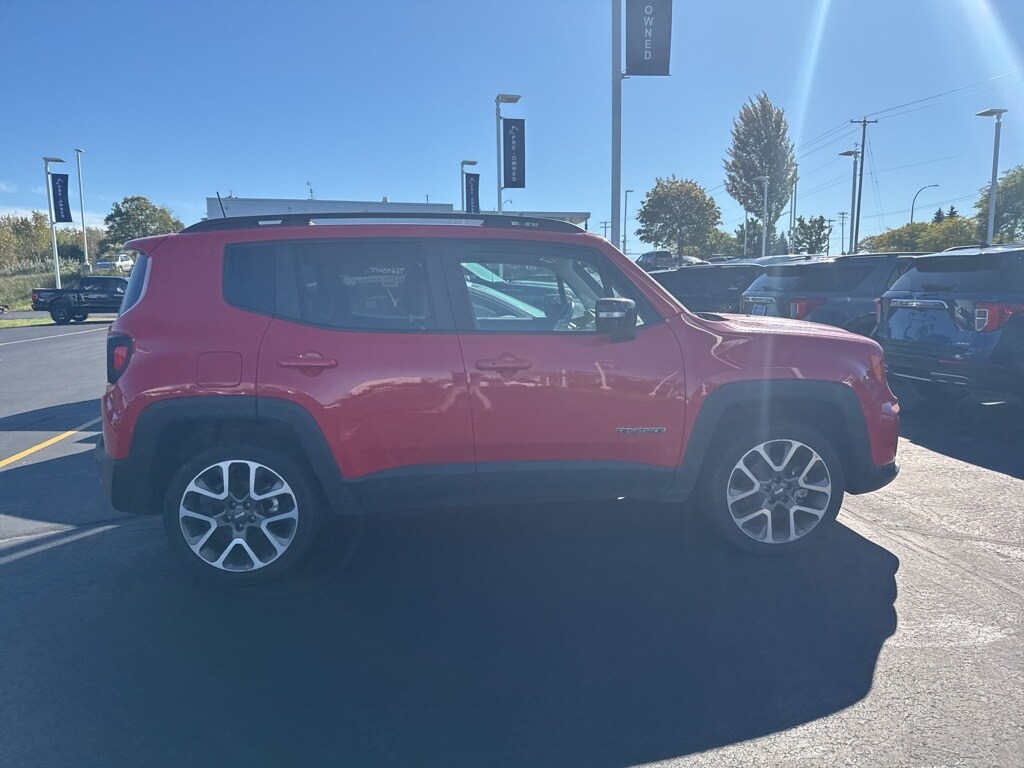 2022 Jeep Renegade Limited photo 2