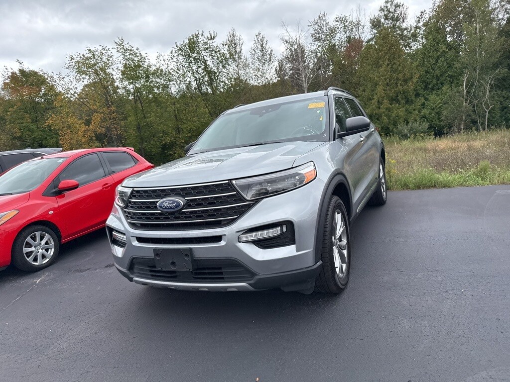 2022 Ford Explorer XLT photo 2