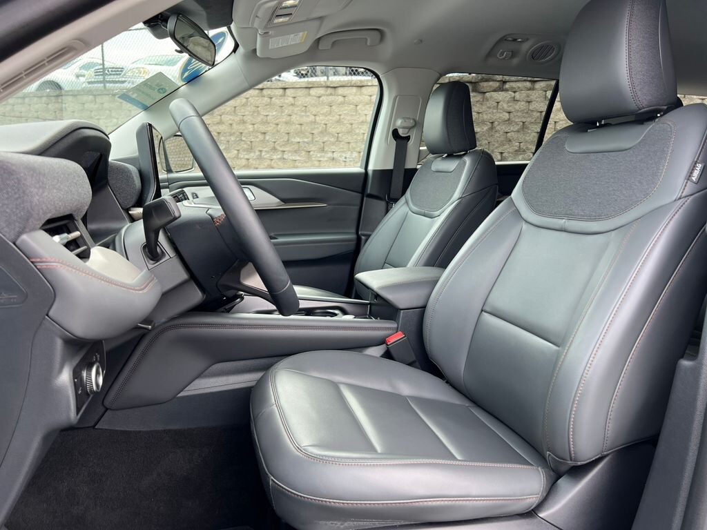 Used 2025 Ford Explorer Active SUV