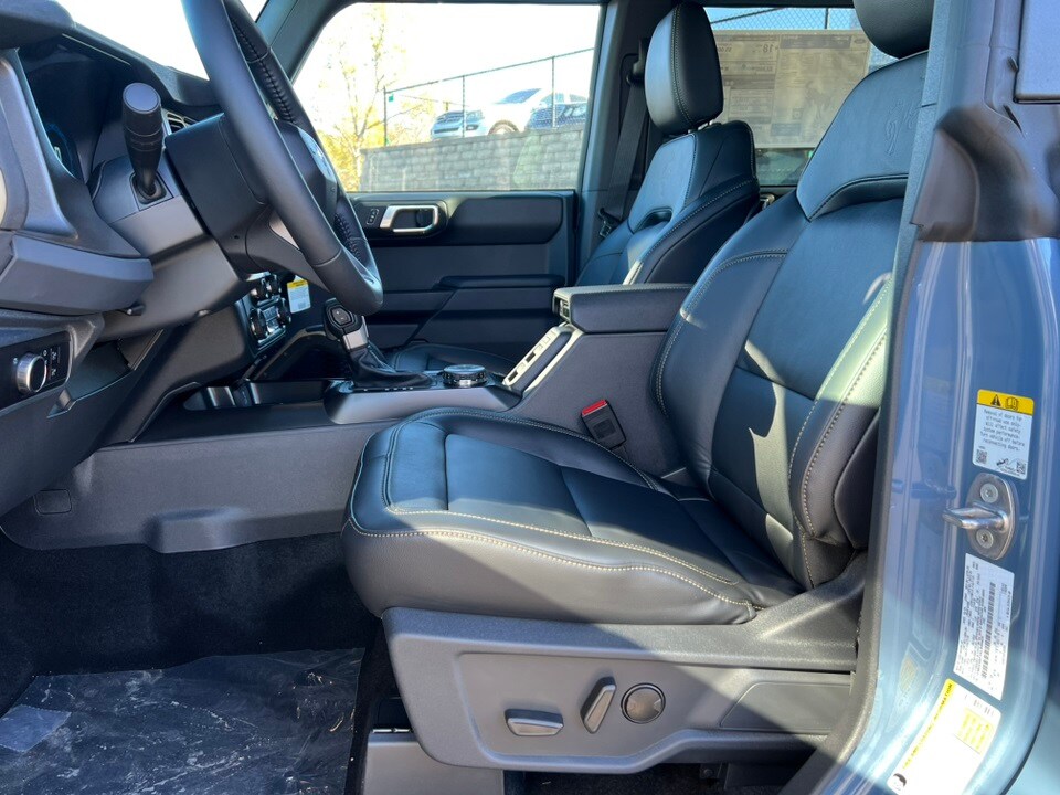 2025 Ford Bronco Badlands photo 3