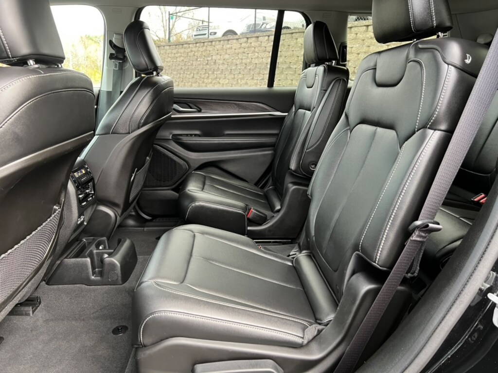 Used 2023 Jeep Grand Cherokee L Limited SUV