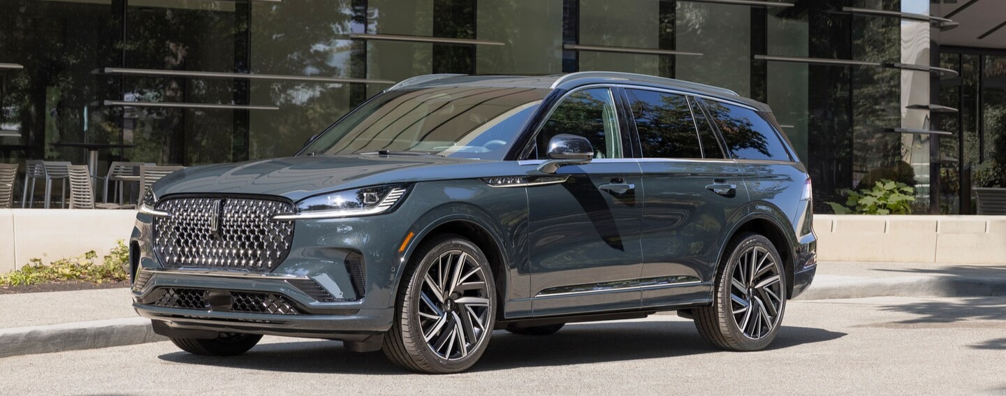 2025-Lincoln-Aviator-BlackLabel-SUV-L04-1440x567.jpeg